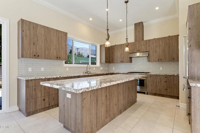 3143 E Sierra Madre Boulevard, Pasadena CA: https://media.crmls.org/mediaz/9294a611-062b-4784-9b1e-62b664d14c4a.jpg