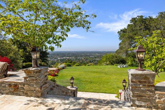 16541 Cypress Way, Los Gatos CA: https://media.crmls.org/mediaz/9294da95-4bb7-45b1-add1-3e02cfc93b74.jpg