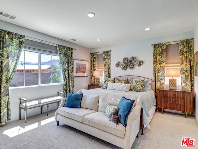 81921 Fiori Del Deserto Drive, La Quinta CA: https://media.crmls.org/mediaz/9294e466-0ce9-441e-a431-29893f1bc461.jpg