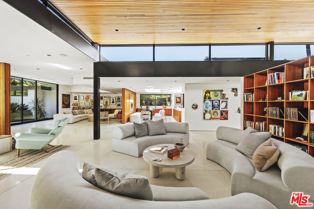 MLS #25561285 img 15