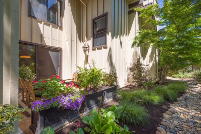 1265 Trinity Drive, Menlo Park CA: https://media.crmls.org/mediaz/92958d1c-4d49-43cc-8ee6-1d29ee71faa1.jpg