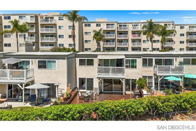 4007 Crown Point Drive, San Diego CA: https://media.crmls.org/mediaz/9295f9c4-7e99-43da-bbc0-dd075b8c33ab.jpg
