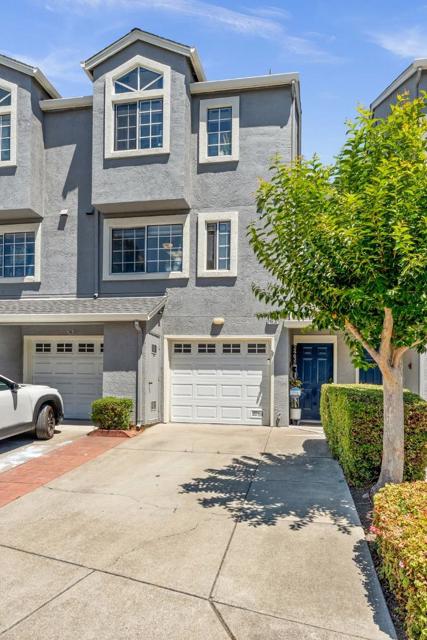 24632 Diamond Ridge Drive, Hayward CA: https://media.crmls.org/mediaz/92962e32-0a44-4e15-ba78-39392492678a.jpg