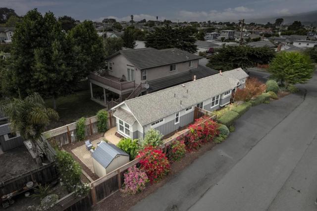 484 Poplar Street, Half Moon Bay CA: https://media.crmls.org/mediaz/929679ab-701c-42a8-a16d-8ea5f624c70d.jpg