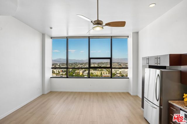 1100 Wilshire Boulevard, 1804 photo 2