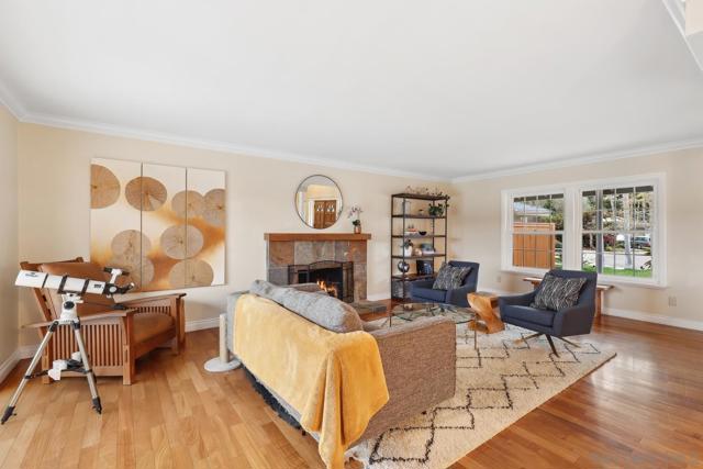 768 Sonrisa Street, Solana Beach CA: https://media.crmls.org/mediaz/9296f1e5-7d1f-4554-a82b-705e6af57b41.jpg