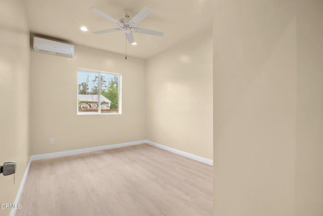 Detail Gallery Image 8 of 14 For 148 S Parish Pl, Burbank,  CA 91506 - 3 Beds | 2 Baths