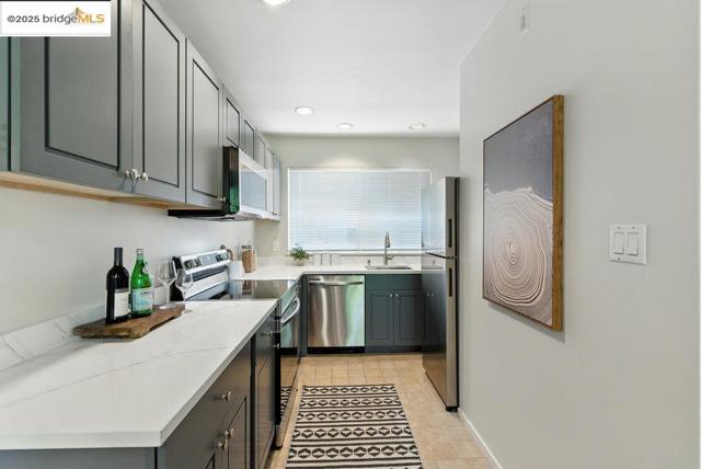 2601 College Ave, Berkeley CA: https://media.crmls.org/mediaz/9297982a-c93a-47de-aebe-4d8e9661f1d3.jpg