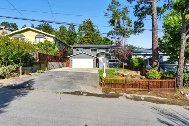 422 Avenue Portola, El Granada CA: https://media.crmls.org/mediaz/9297bbd7-9349-4879-a774-f09723fafccf.jpg