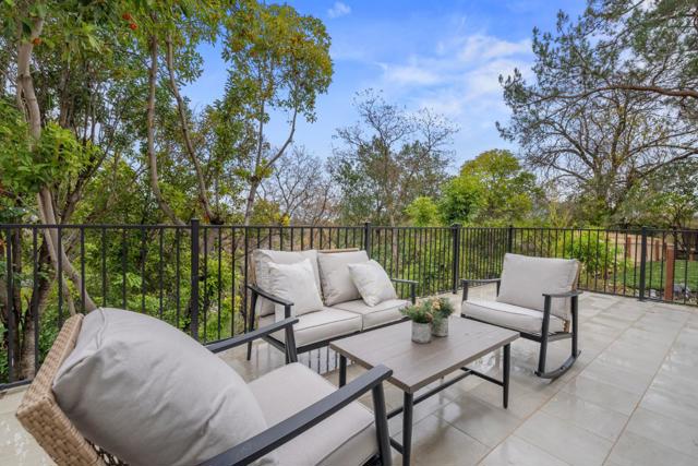 2660 Ross Place, Walnut Creek CA: https://media.crmls.org/mediaz/9297ed80-9350-496b-8aaa-a205c2cb2483.jpg