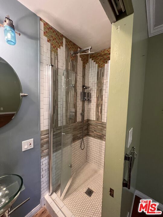 5037 W 126th Street, Hawthorne CA: https://media.crmls.org/mediaz/929888fc-4cbc-4759-9127-31ca6ddfceab.jpg
