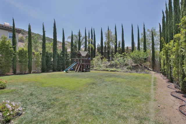 1932 Corte Cantanta, Chula Vista CA: https://media.crmls.org/mediaz/9298eeba-3ff7-4731-baf9-4b28aacc4360.jpg