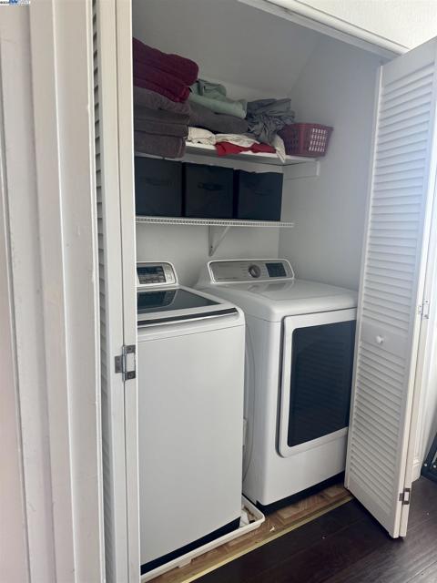 463 Golf Cir W, Manteca CA: https://media.crmls.org/mediaz/9298f193-0681-4c01-8f06-3229da2b2b4b.jpg