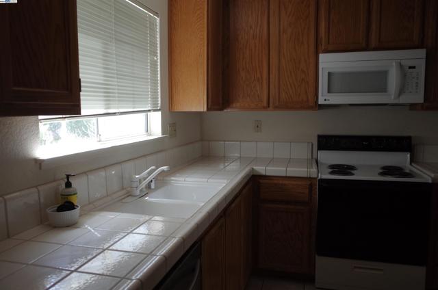 4354 Conejo dr, Danville CA: https://media.crmls.org/mediaz/9298f3b5-7f9b-472b-b995-660fe310ab61.jpg