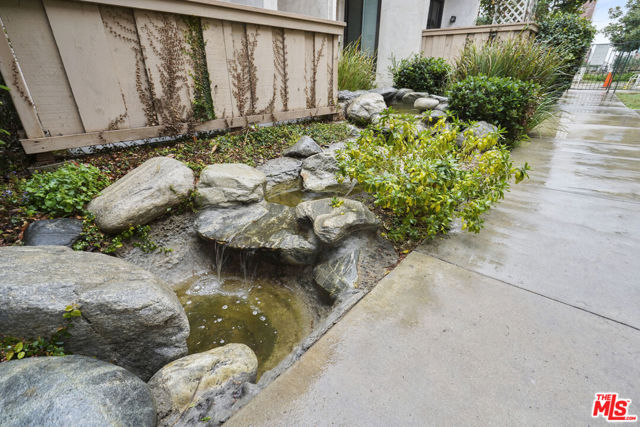 17150 Burbank Boulevard, 34 photo 5