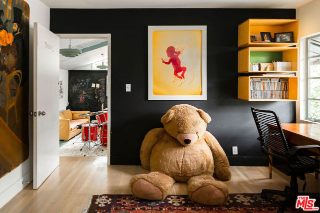 4078 Mandeville Canyon Rd. Road, Los Angeles CA: https://media.crmls.org/mediaz/9299d2e0-93fc-42c5-a229-aa56d25aacf5.jpg