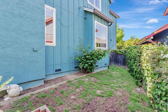 2604 La Paloma Lane, Santa Cruz CA: https://media.crmls.org/mediaz/929a1ba4-deca-4d85-b811-131c2f7c222d.jpg