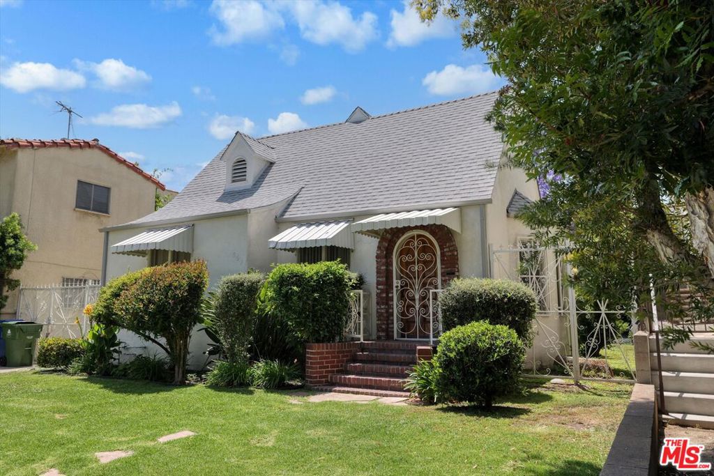859 S Le Doux Road