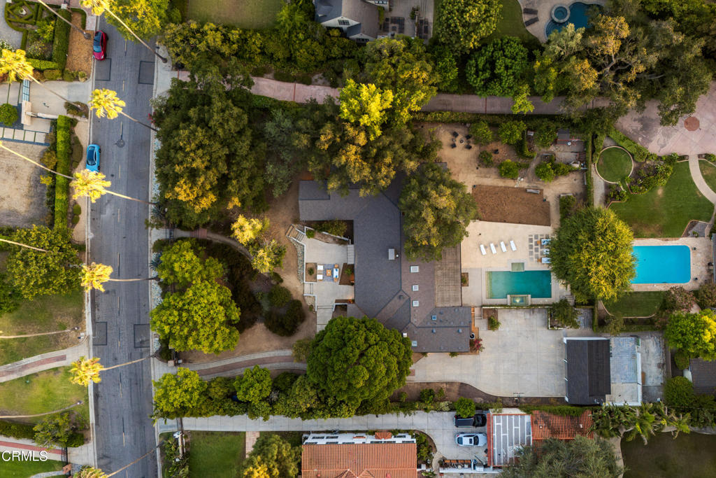 https://media.crmls.org/mediaz/929a5232-8a56-4da2-909c-b61fb4b1dab7.jpg?preset=X-Large