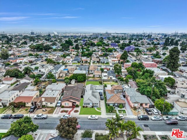 2463 Easy Avenue, Long Beach CA: https://media.crmls.org/mediaz/929b3c67-e202-4421-9102-6cdc632c874a.jpg