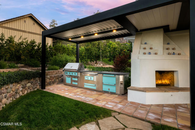 87 Pinecrest Road, Westlake Village CA: https://media.crmls.org/mediaz/929b4ef4-c30d-4945-9c29-d882b4ac0838.jpg