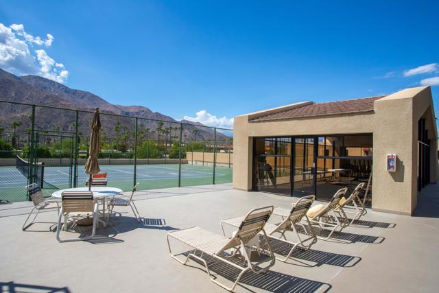 255 S Avenida Caballeros, Palm Springs CA: https://media.crmls.org/mediaz/929b8890-7954-413d-be56-139687f009ad.jpg