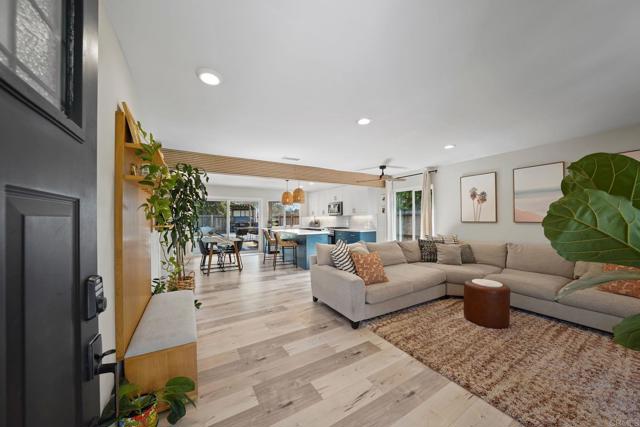 Detail Gallery Image 2 of 47 For 1860 Purdue Ct, Oceanside,  CA 92056 - 3 Beds | 2 Baths