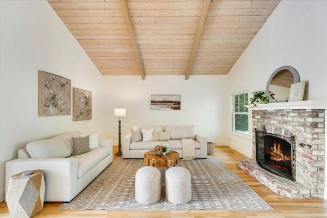 455 Calle Del Sol, Aptos CA: https://media.crmls.org/mediaz/929c8bc5-2100-4f6d-af29-87529a1cdfbd.jpg