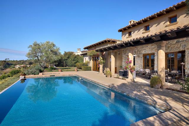 Detail Gallery Image 22 of 42 For 18482 Calle Tramonto, Rancho Santa Fe,  CA 92091 - 6 Beds | 6/1 Baths
