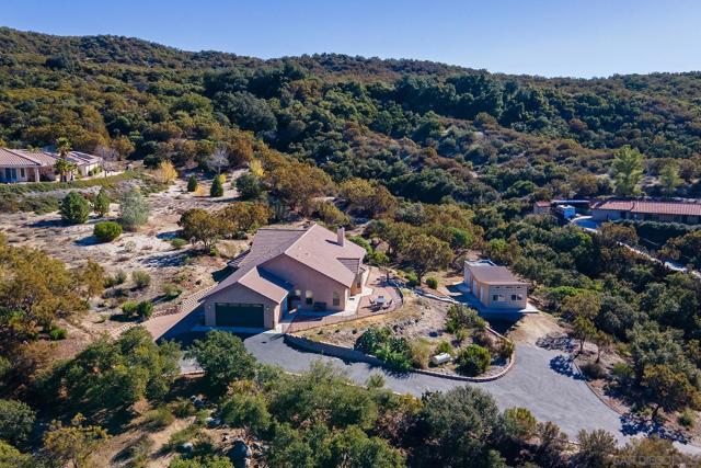 32153 Cerrada del Coyote, Warner Springs CA: https://media.crmls.org/mediaz/929dda36-3a0a-4d2c-9bc2-c4f3a36681fc.jpg