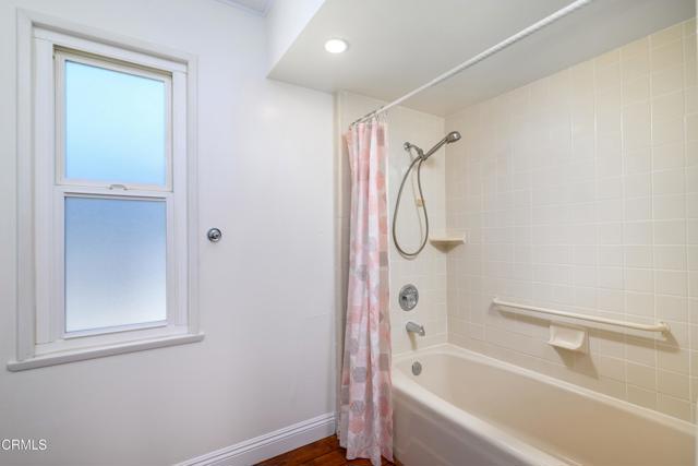 19 Faulkner Court, Ventura CA: https://media.crmls.org/mediaz/929e03d0-31d3-416f-b477-03698321e79f.jpg