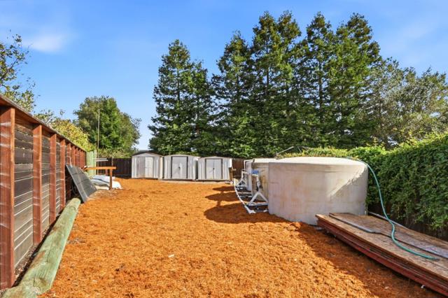 12387 Stonebrook Drive, Los Altos Hills CA: https://media.crmls.org/mediaz/929ee369-6454-438d-917c-c03416348e49.jpg