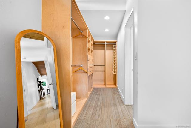 660 Cabrillo Ave, Coronado CA: https://media.crmls.org/mediaz/929f15cf-5b15-4fa5-9310-ee620777d38b.jpg