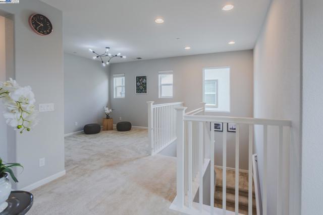 2239 Jessica Way, Tracy CA: https://media.crmls.org/mediaz/929fcfe3-f552-4497-b7a8-6edb67a5f476.jpg