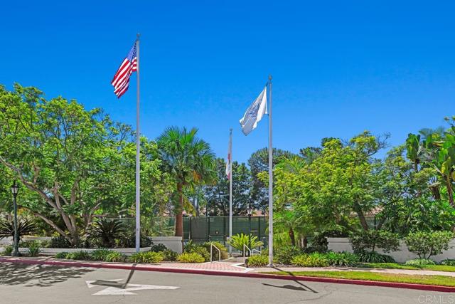 5015 Alicante Way, Oceanside CA: https://media.crmls.org/mediaz/92a075e7-507e-46e5-9c18-882eec153193.jpg