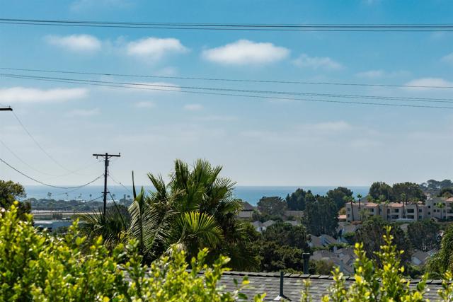 Detail Gallery Image 1 of 38 For 811 Highland Dr, Solana Beach,  CA 92075 - 3 Beds | 2/1 Baths