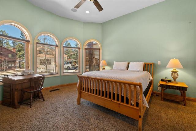1215 Wolf Creek Court, Big Bear CA: https://media.crmls.org/mediaz/92a0d59f-3625-432c-81ad-9670036768ff.jpg
