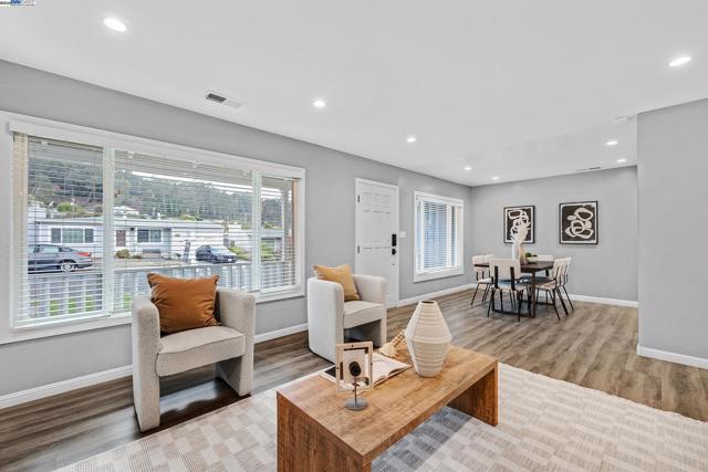 209 Mansfield Dr, South San Francisco CA: https://media.crmls.org/mediaz/92a0dc41-5c7c-4bf7-89b8-21a62620f5b7.jpg