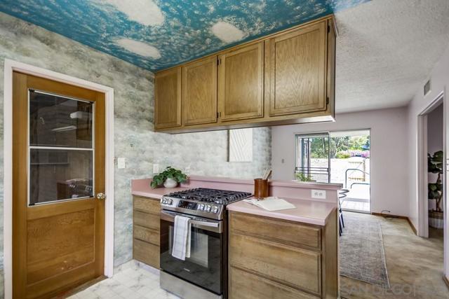 Plenty of counter and cabinet space!