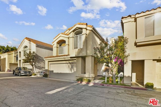 9176 VINCENTE Way photo 1