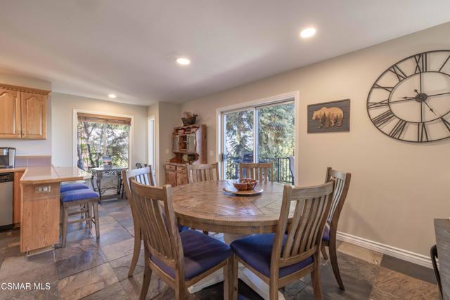 852 Cameron Drive, Big Bear CA: https://media.crmls.org/mediaz/92a2bad9-4250-432f-a25d-65d35499c057.jpg