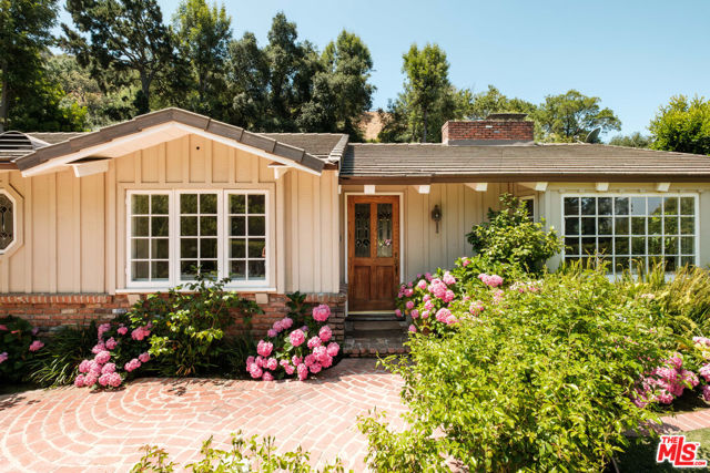 9430 Eden Drive photo 2