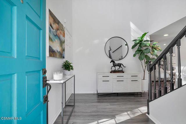 4365 Oak Glen Street, Calabasas CA: https://media.crmls.org/mediaz/92a39d1f-be79-471a-a196-7fbc4fe08eeb.jpg