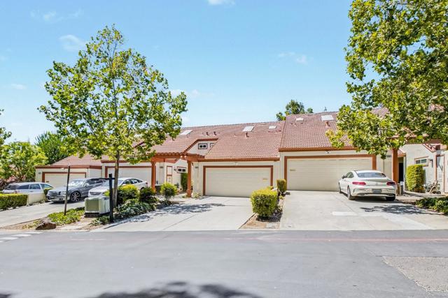 3585 Flint Creek Drive, San Jose CA: https://media.crmls.org/mediaz/92a3b0c2-95df-4679-adef-3c165bf358bc.jpg