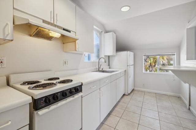 399 13th Avenue, Santa Cruz CA: https://media.crmls.org/mediaz/92a3e600-bf1e-493a-96c1-066f5f05101b.jpg