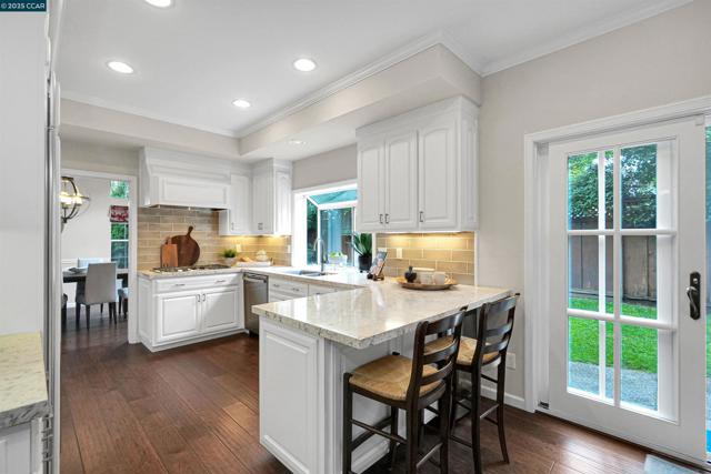 405 Triomphe Ct, Danville CA: https://media.crmls.org/mediaz/92a3fbe9-12b5-4d24-8c3e-e8cc7b057171.jpg