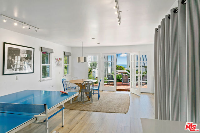 30830 Broad Beach Road, Malibu CA: https://media.crmls.org/mediaz/92a478a5-0feb-4e12-9f67-5fd8e35863c0.jpg