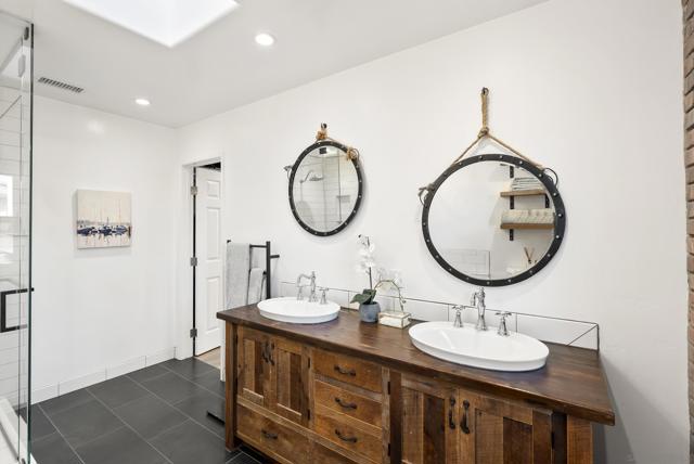 4474 Niagara Ave, San Diego CA: https://media.crmls.org/mediaz/92a4cfbd-082b-408c-8db6-e84d938cc347.jpg