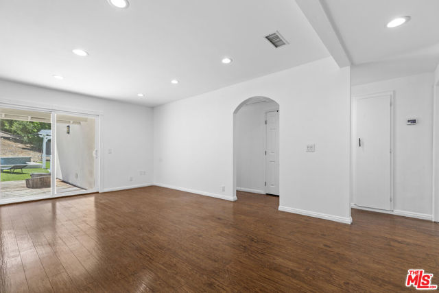 4949 San Feliciano Drive, Woodland Hills CA: https://media.crmls.org/mediaz/92a6f572-6727-49de-bc4e-e1a1df25c675.jpg