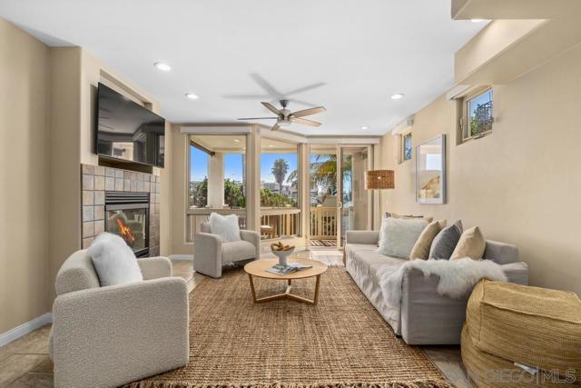 814 Kingston Ct, San Diego CA: https://media.crmls.org/mediaz/92a72e05-a10c-49a0-9540-43add5b86a41.jpg